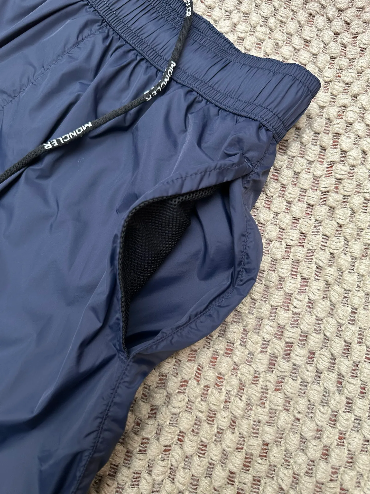 🔥P90💰 Moncler Logo Authentic ： ： Logo Classic Logo Breathable Logo ：Black White Navy Blue Gray Green size：M L XL 2XL 3XL（90-200 ） ⚠️ / /